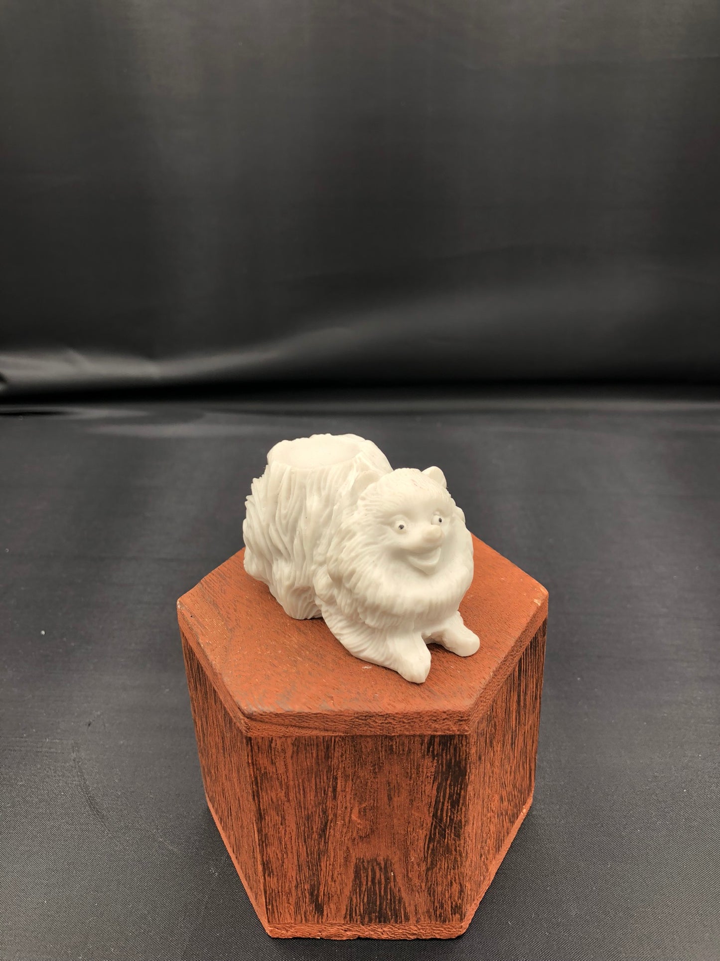 Pomeranian Sphere Stand
