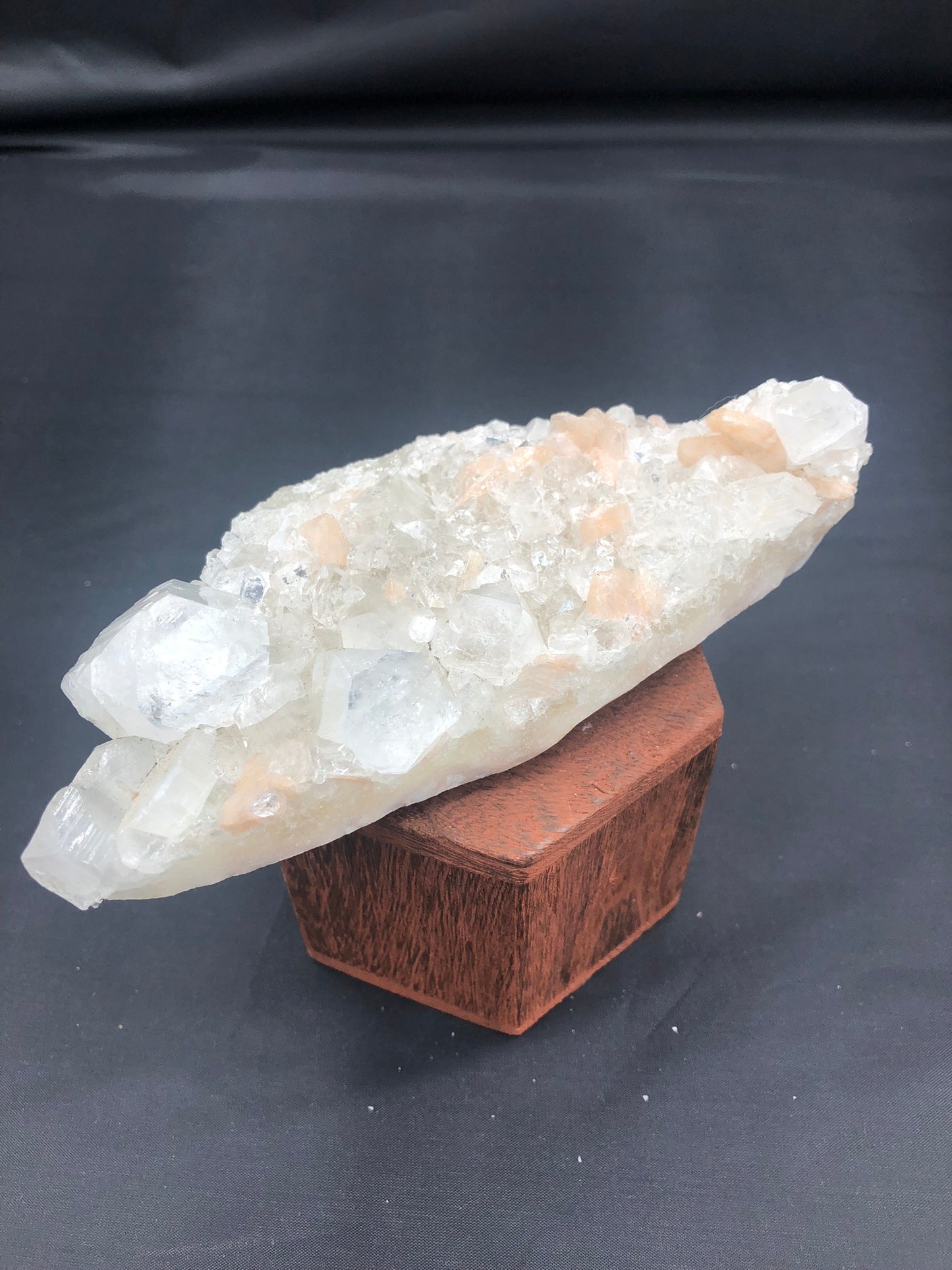 Apophyllite Cluster Bed